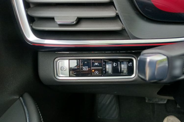 Used Buick Envision 2025 25T Entry-Grade Platinum Edition Interior 8