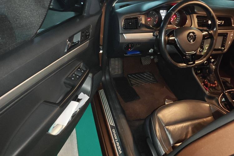 Used Volkswagen Gran Lavida 2015 230TSI DSG Comfort Edition
