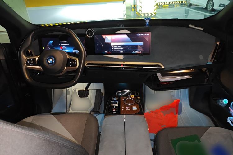 Used BMW iX 2022 xDrive40
