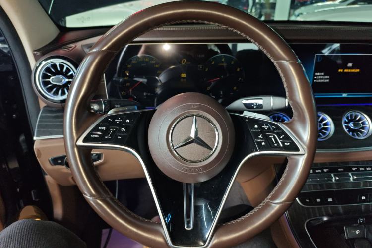 Used Mercedes-Benz E-Class 2022 Second Facelift E 300 L Fashion Edition
