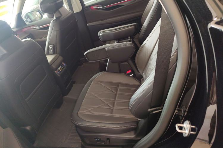 Used Ford Edge 2026 Model Explorer L 2.0T EcoBoost Four-Wheel Drive Seven-Seat Ultimate Left Rear Seat