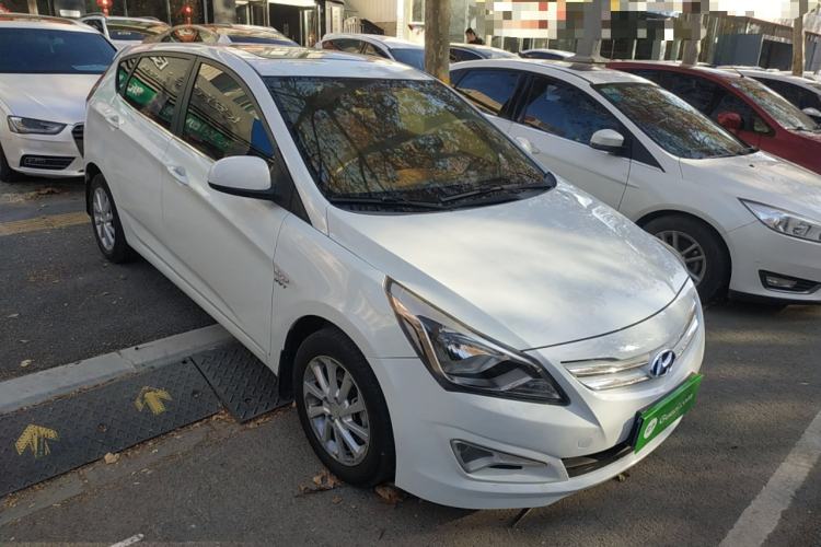 Used Hyundai Verna Ray 2016 1.4L Automatic Leading-Edge GLX Exterior 2