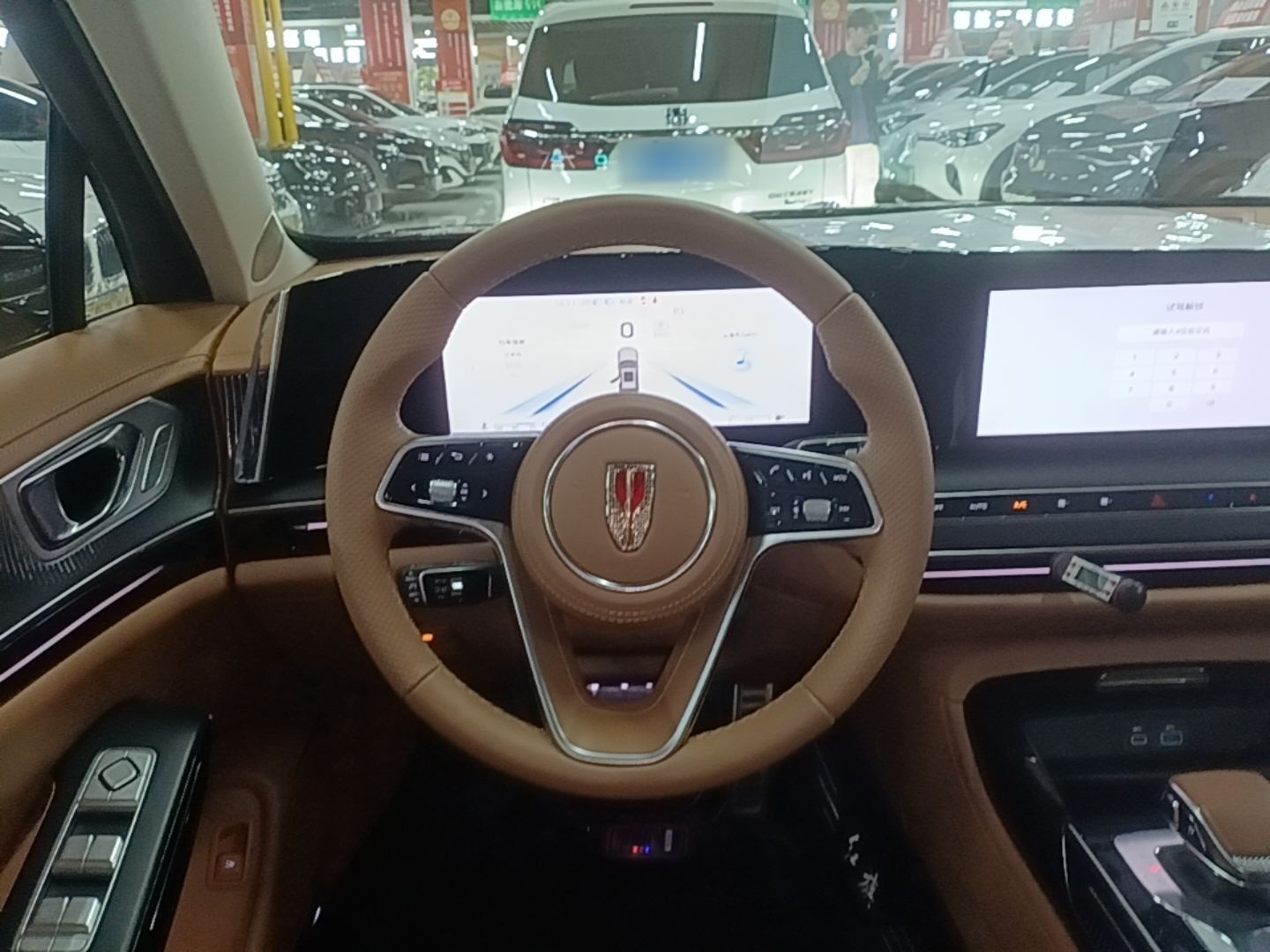 Hongqi H9 2025 2.0T Two-Wheel-Drive Flagship Luxury Business Edition 5 Seats — снимка 13