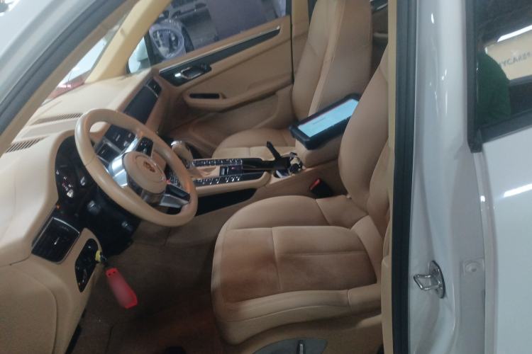 Used Porsche Macan 2017 Macan 2.0T Left Front Seat