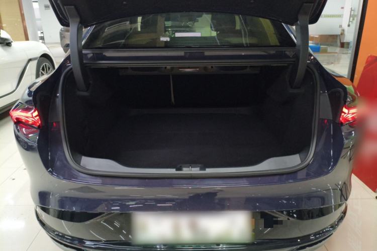 Used Buick L7 2025 Model Aivia Trunk