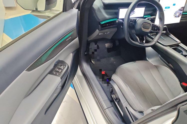 Used Lynk & Co 07 2024 EM-P 126 Long-Range Halo