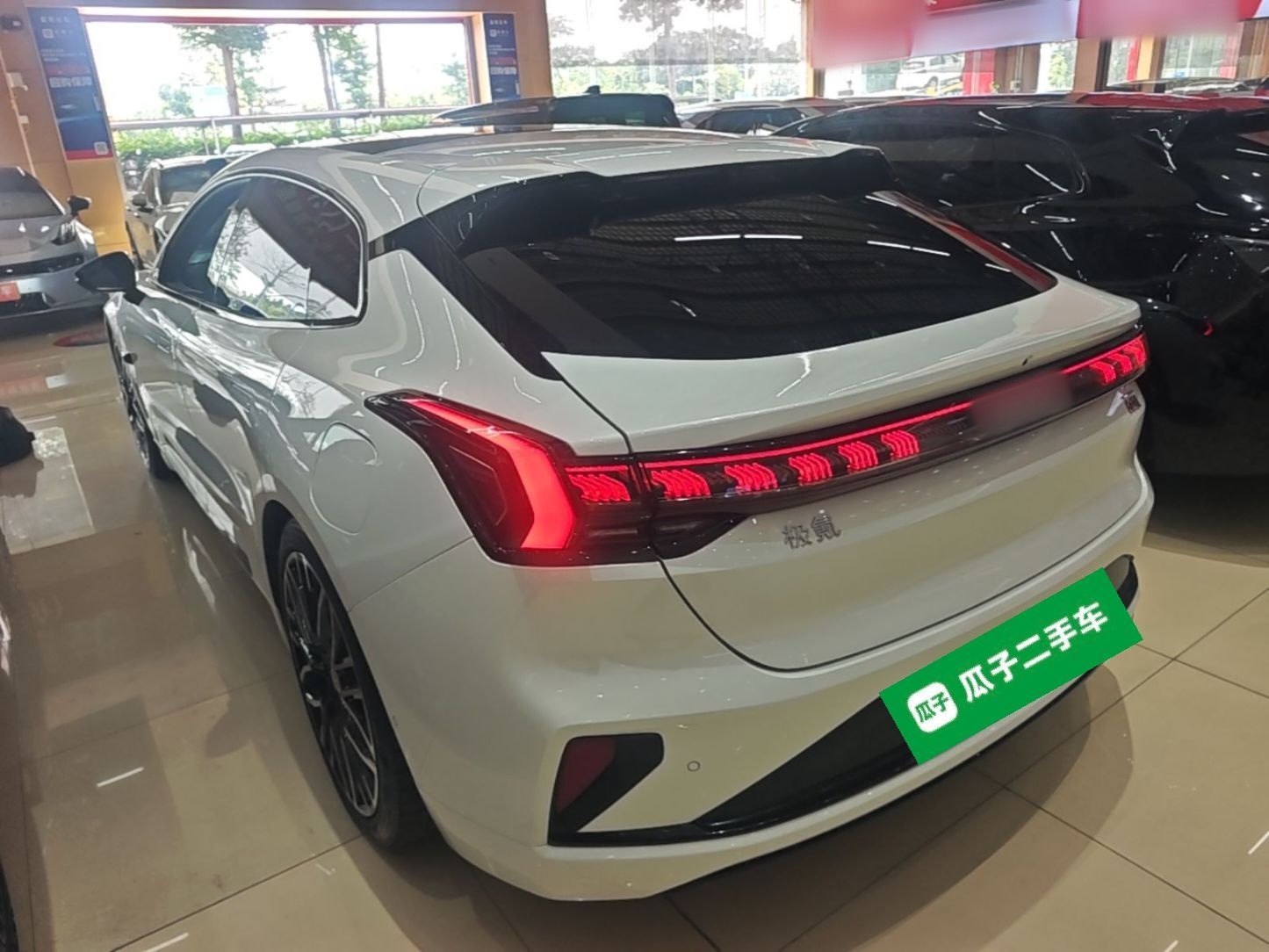 Zeekr 001 2024 YOU Edition 100 kWh All-Wheel Drive — снимка 4