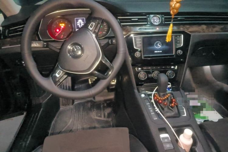 Used Volkswagen Magotan 2017 380TSI DSG Luxury Model
