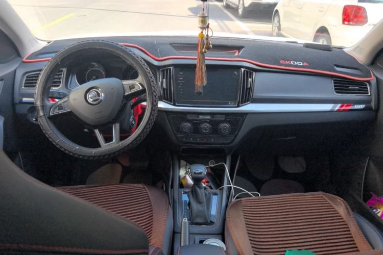 Used Skoda Kamiq 2021 GT TSI 230 DSG Flagship Edition Center Console