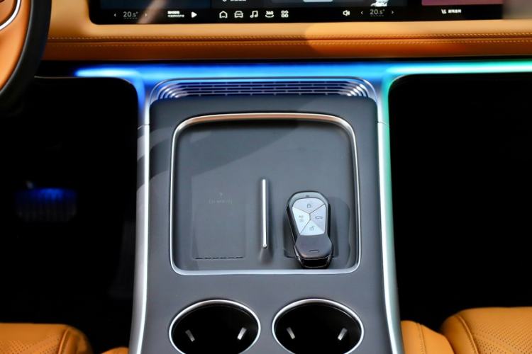 Used XPeng G9 2025 625 Long-Range Max Interior 9