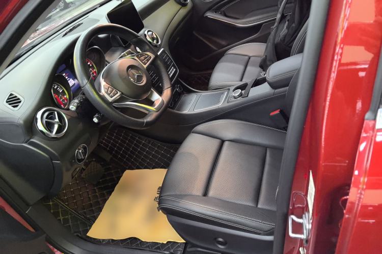 Used Mercedes-Benz GLA 2019 GLA 200 Fashion Model Left Front Seat