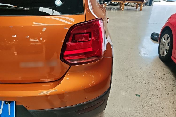 Used Volkswagen Polo 2014 1.6L Cross Polo Automatic Exterior 2