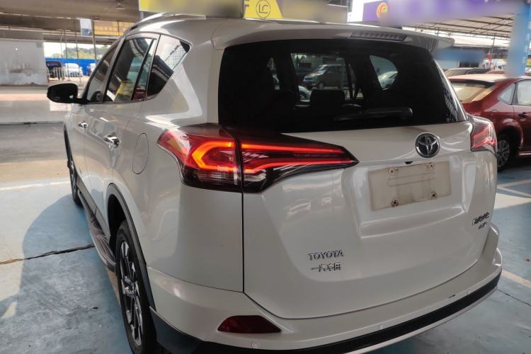 Used Toyota RAV4 2018 2.5L Automatic 4x4 Elite i Edition Exterior 2