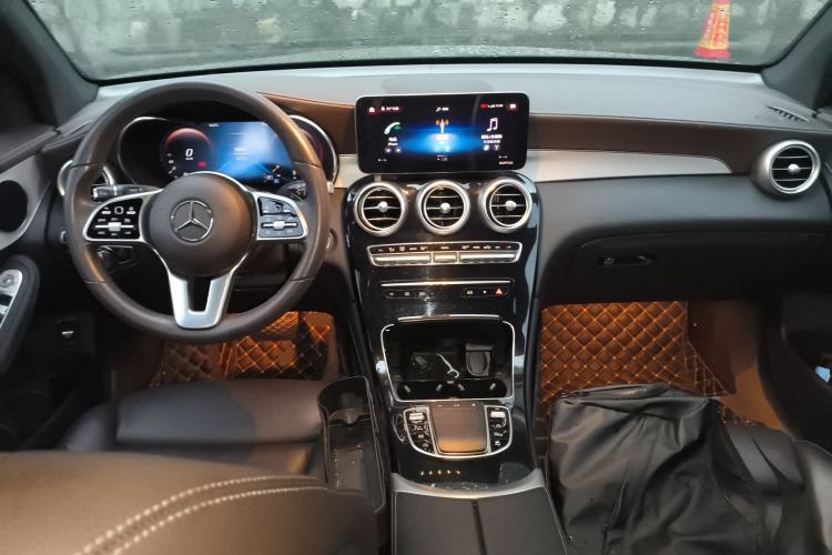 Used Mercedes-Benz GLC 2021 GLC 260 L 4MATIC Dynamic Edition Center Console
