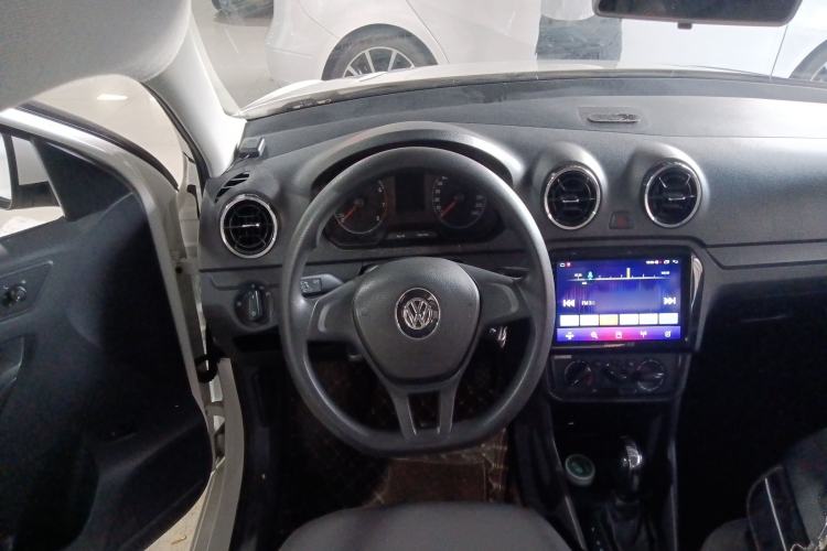 Used Volkswagen Jetta 2017 1.5L Automatic Fashion Model Steering Wheel