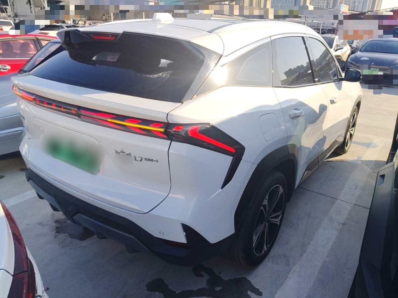 Geely Galaxy L7 2025 EM-i 115km Exploration+ Edition — снимка 6