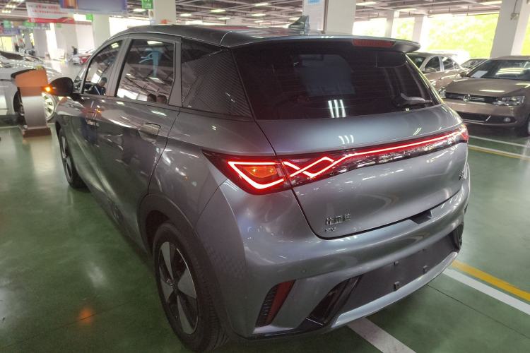 Used BYD Dolphin 2023 420 km Fashion Edition
