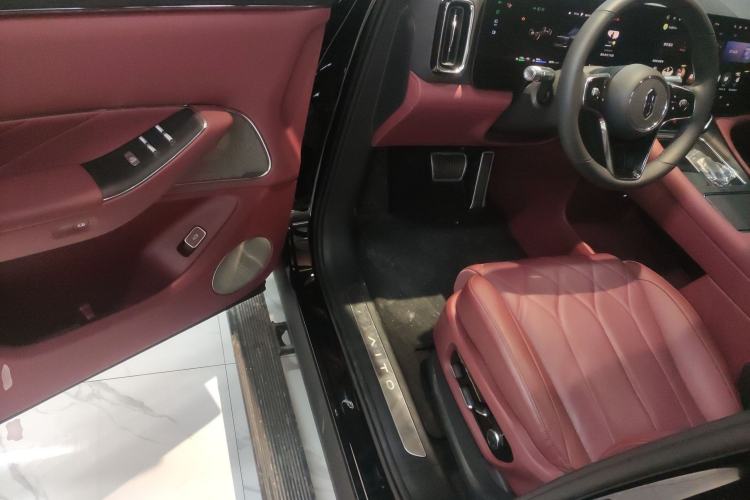 Used Hima AITO M8 2025 Extended-Range Ultra Version 53.4 kWh 6-Seater Edition Driver Seat