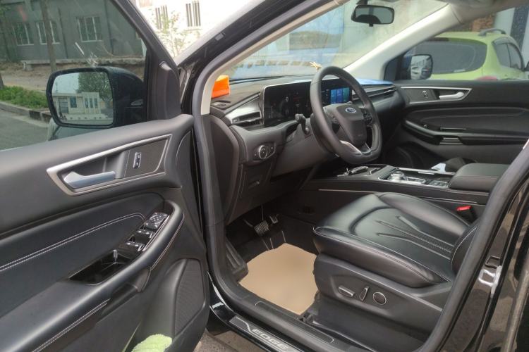 Used Ford Edge 2021 PLUS EcoBoost 245 Two-Wheel-Drive Platinum Edition 5 Seats Driver Seat