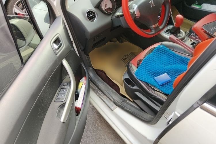 Used Peugeot 408 2013 1.6L Manual Comfort Edition
