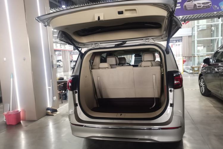 Used Buick GL8 2022 ES Land Cruiser 653T Luxury Model Trunk