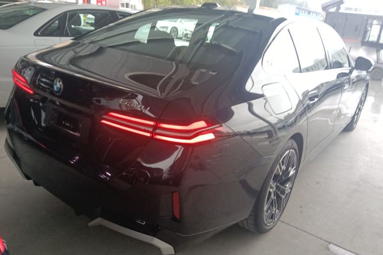 Used BMW 5 Series 2025 530Li Luxury Edition M Sport Package