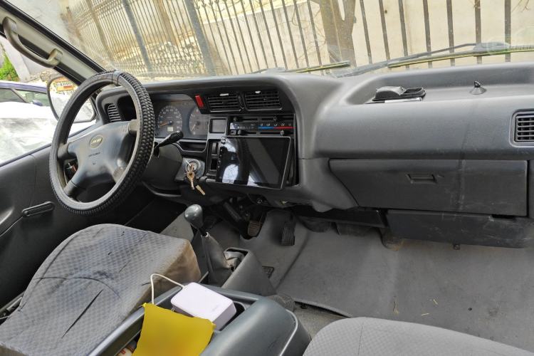 Used Jinbei Hiace  Center Console