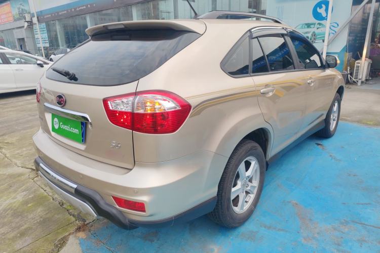Used BYD S6 2014 2.4L Automatic Prestige 7-Seater