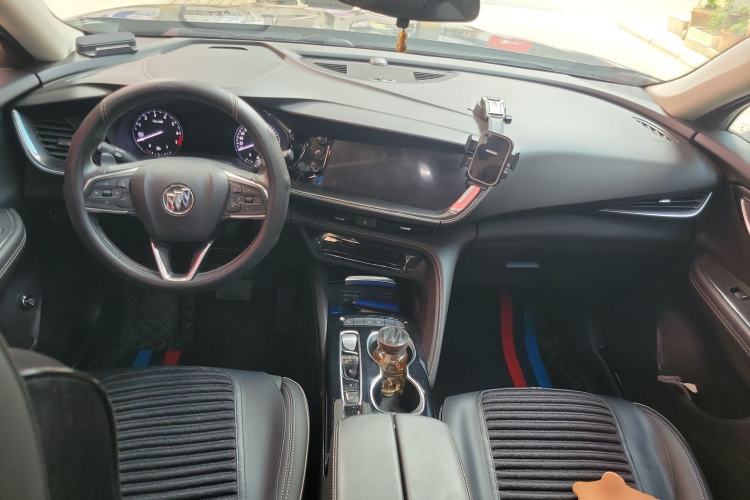 Used Buick Envision 2022 Encore S 652T Two-Wheel-Drive Luxury Model
