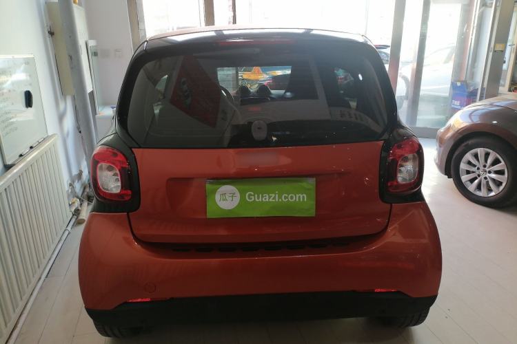 Used smart fortwo 2015 1.0L 52 kW hardtop Dynamic version