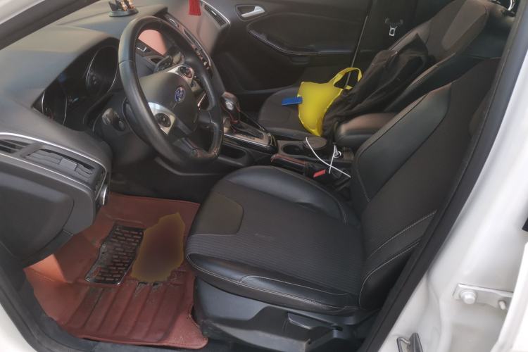 Used Ford Focus 2012 Hatchback 1.6L Automatic Fashion Edition Left Front Seat