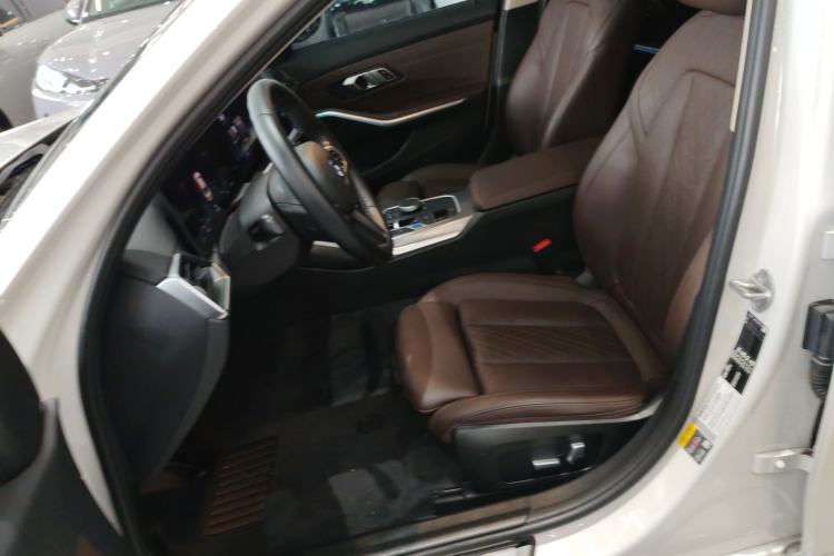 Used BMW i3 2023 eDrive 40 L Midnight Edition
