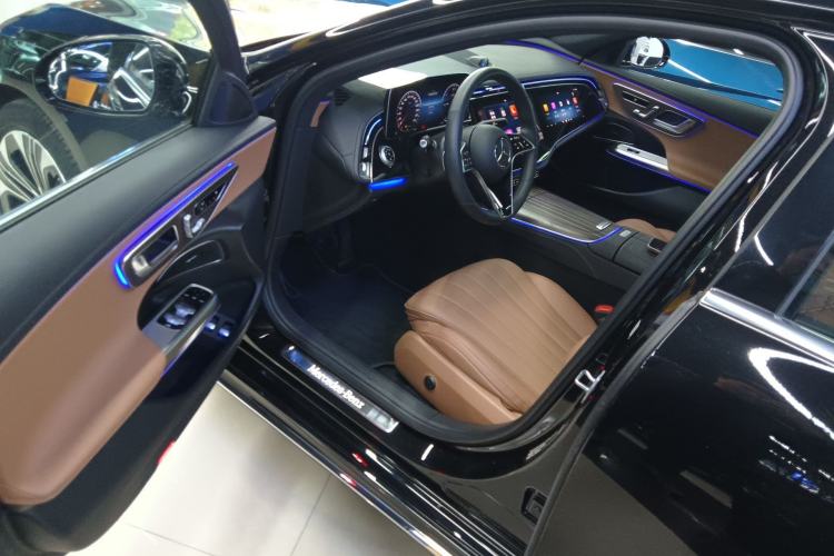 Used Mercedes-Benz E-Class New Energy 2024 E 350 e L Plug-in Hybrid Sedan Driver Seat