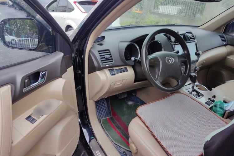 Used Toyota Highlander 2013 2.7L Two-Wheel Drive 5-Seater Purple Gold Edition Driver Seat