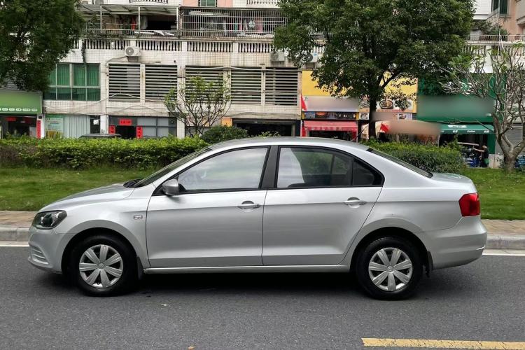 Used Volkswagen Jetta 2015 1.6L Manual Fashion Edition Exterior 5