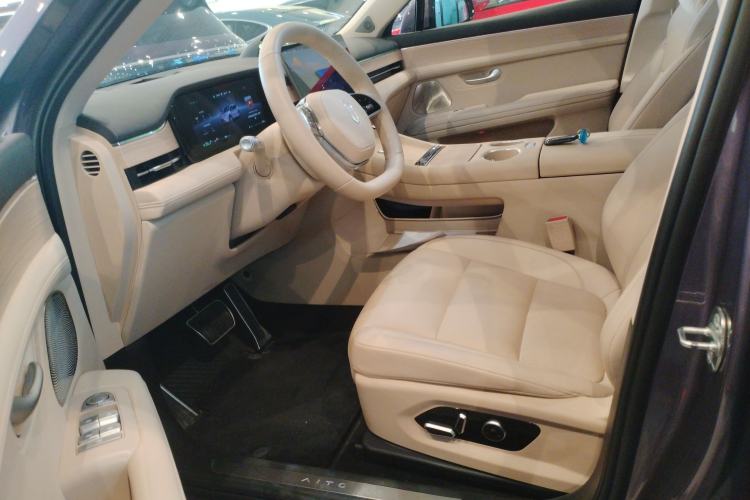 Used Hima AITO M5 2025 Extended-Range Ultra All-Wheel-Drive Version
