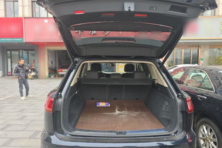 Used Volkswagen Touareg 2022 3.0 TSI Luxury Edition Black Diamond Sport Package
