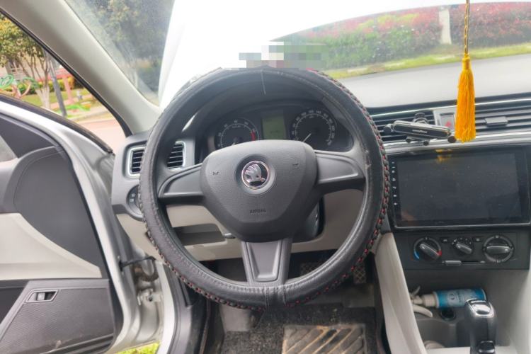 Used Skoda Rapid 2015 1.6L Automatic Smart Selection Model