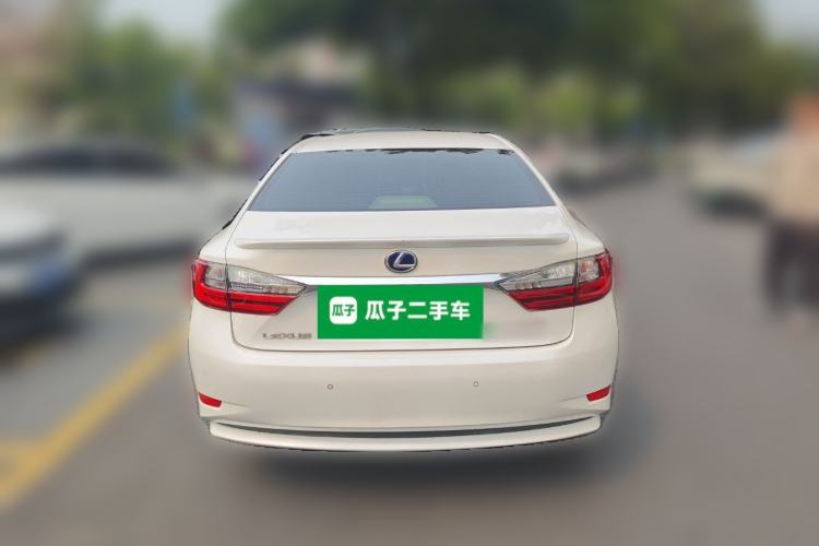 Used Lexus ES 2015 300h Comfort Edition Rear