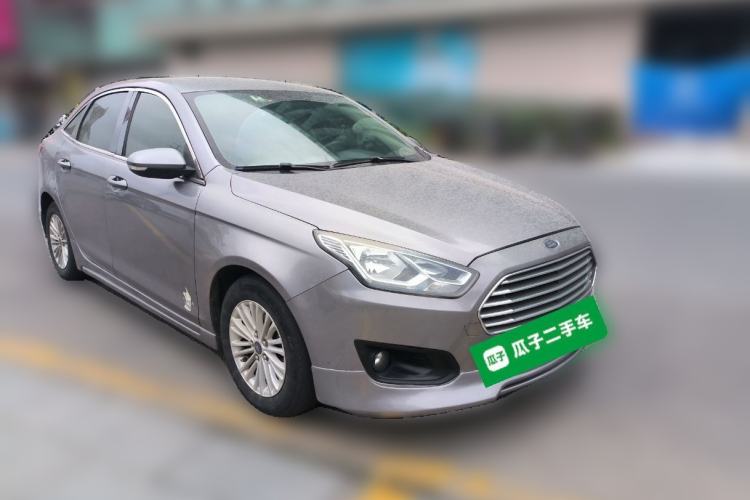 Used Ford Escort 2015 1.5L Automatic Comfort Edition Front Right 45 Deg