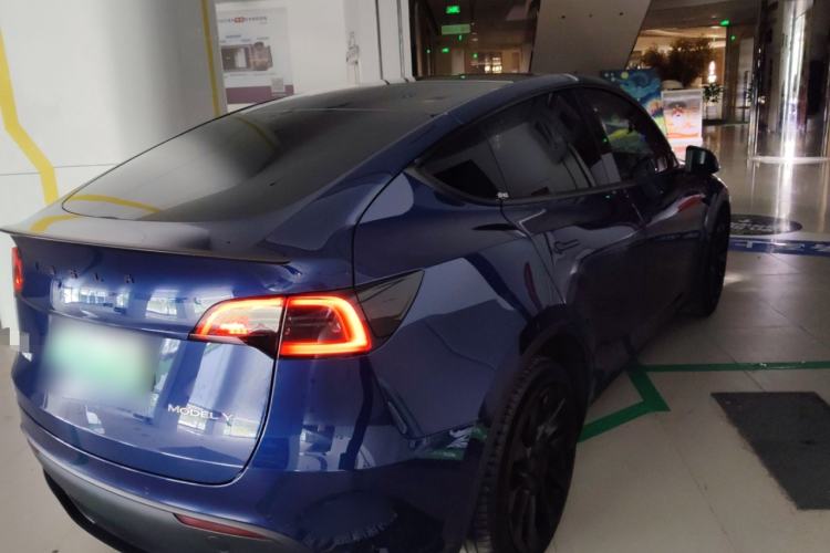 Used Tesla Model Y 2021 Long-Range All-Wheel-Drive Version 3D7