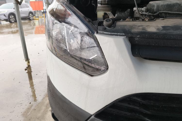 Used Ford Transit 2019 2.0T Diesel Multi-Purpose Commercial Vehicle Mid-Drive Mid-Roof 6-Seater China VI Standard
