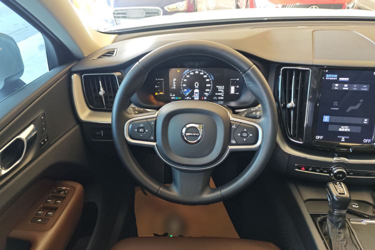 Used Volvo XC60 2019 T5 4x4 Smart Edition China V Standard