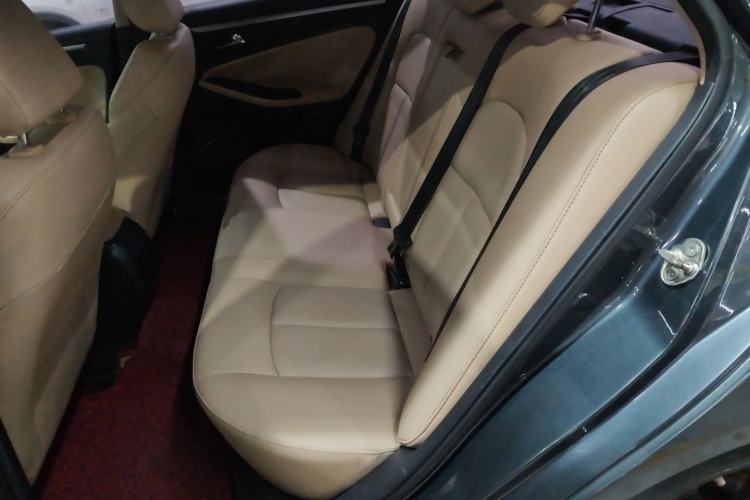 Used Bestune B70 2014 2.0L automatic luxury version
