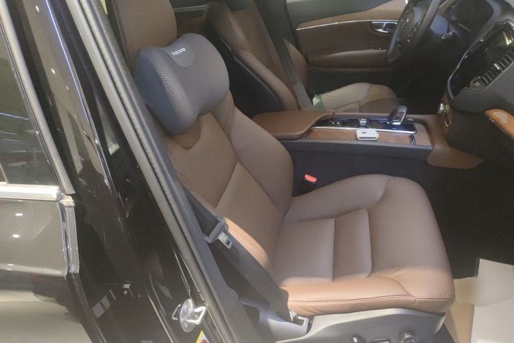 Used Volvo XC90 2024 B6 Zhiyi Luxury 7-Seater Right Front Seat