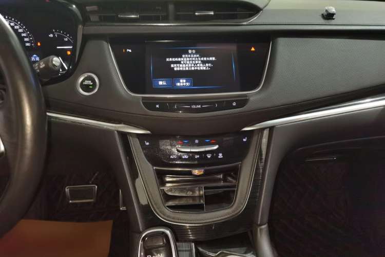 Used Cadillac XT5 2016 25T Luxury Model
