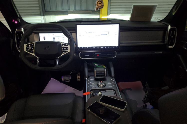 Used JETOUR Traveler 2023 2.0T All-Wheel Drive CrossPRO+ Center Console