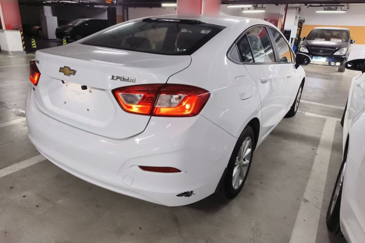 Used Chevrolet Cruze 2018 320 Automatic Pioneer Sunroof Edition
