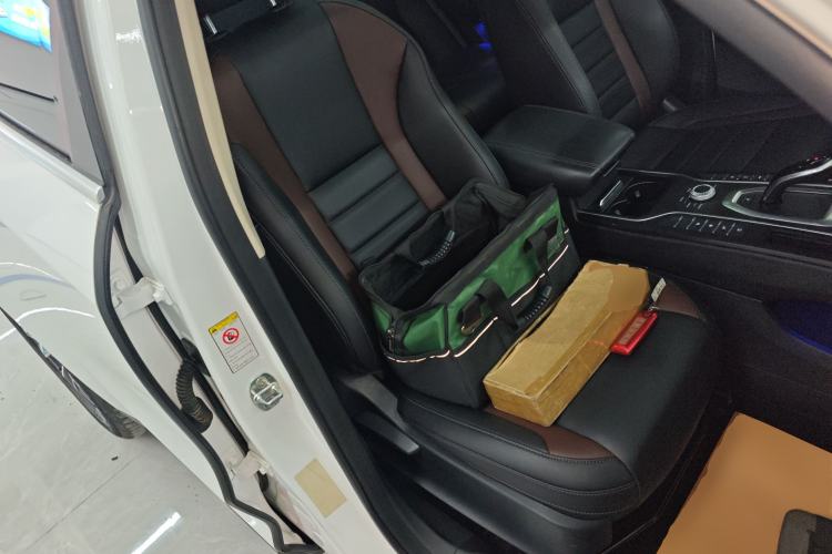 Used Wey VV5 2021 1.5T Two-Wheel Drive Color Pioneer