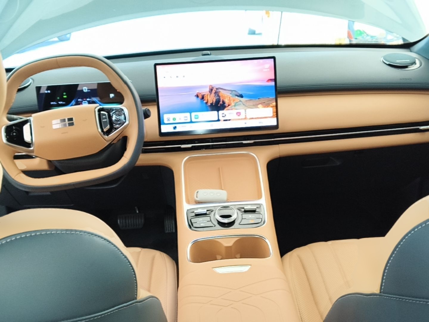 Geely Galaxy Xingjian 7 EM-i 2025 120km Launch+ Version — снимка 12